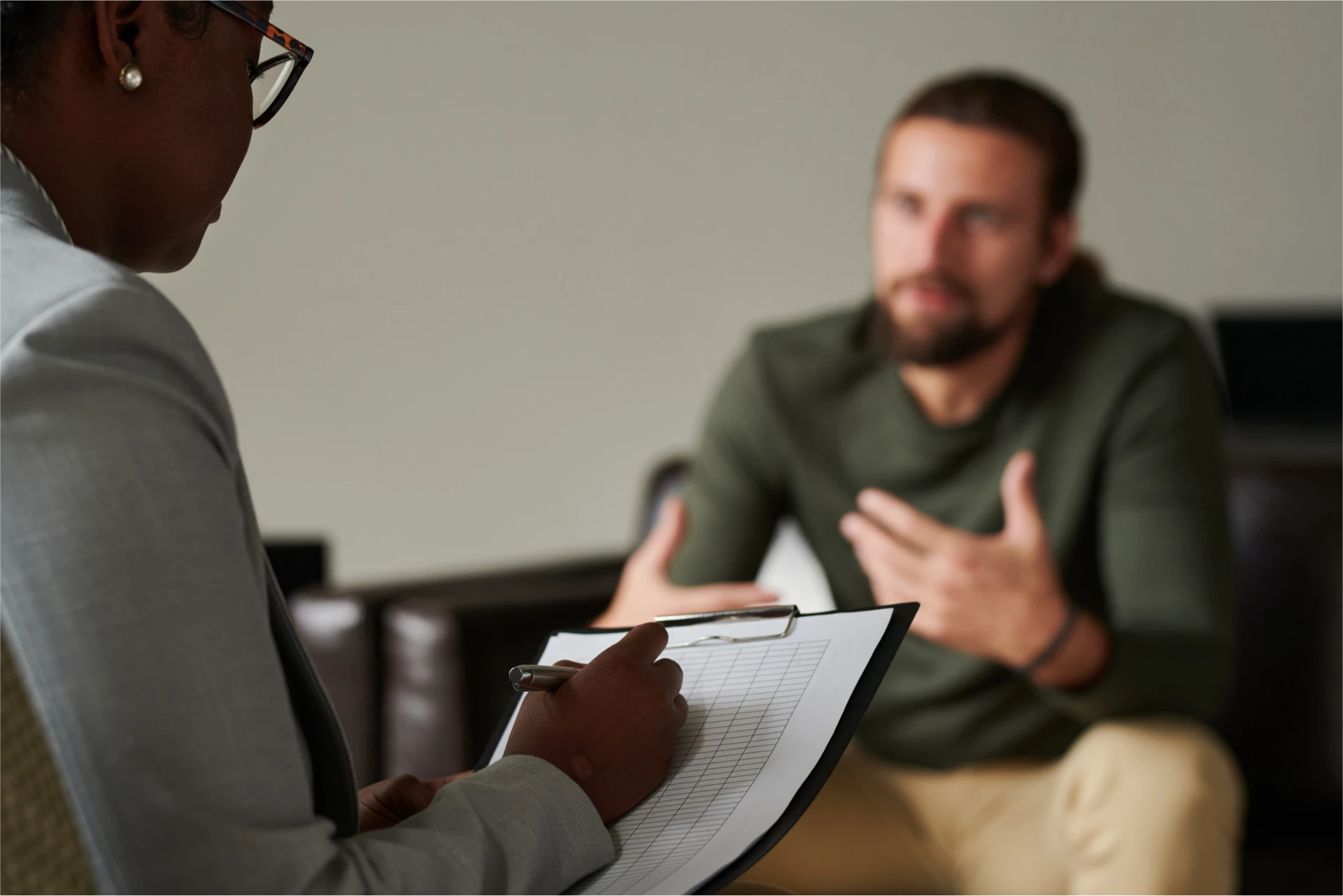 A clinician in session
