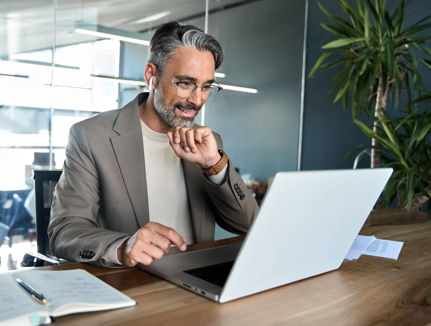 An administrator using Impact CE